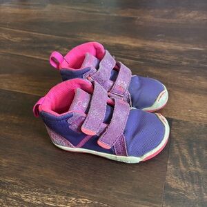 plae toddler girls Leo high top sneakers 8.5 see pics for wear